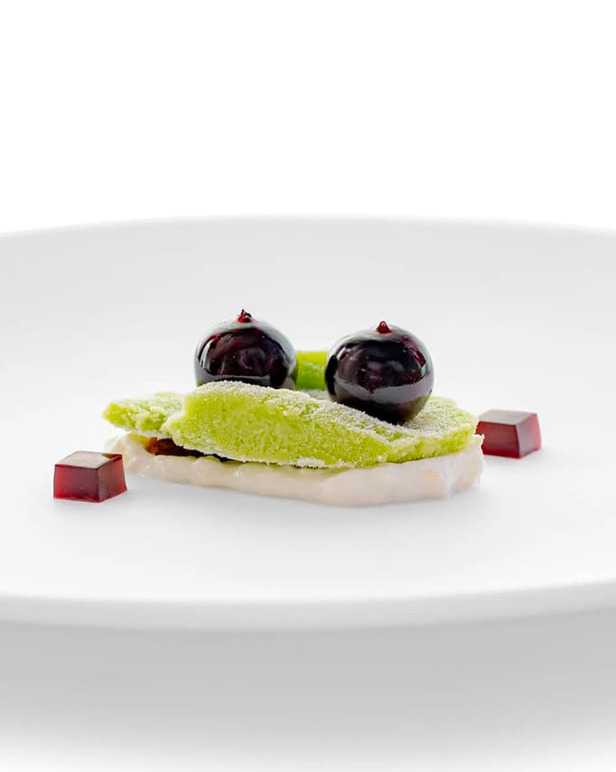 03-restaurante-estrella-michelin-barcelona-enigma-plato.jpg.webp restaurante estrella michelin barcelona enigma plato