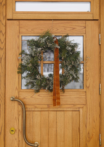DecoracioÌn-Navidad-puerta.jpg decoración de navidad puerta